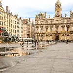 Appartamento Cosy Et Calme Proche Métro Montplaisir Lione